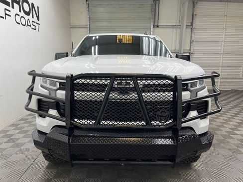 Used 2022 Chevrolet Silverado 1500 RST w/ Convenience Package II AWD/4WD image 9