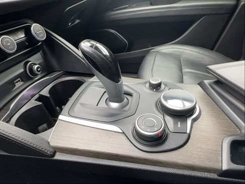 Used 2019 Alfa Romeo Stelvio Ti w/ Nero Edizione image 47