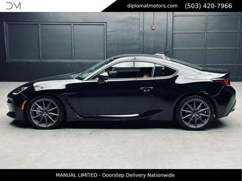 Used 2025 Subaru BRZ Limited RWD image 5