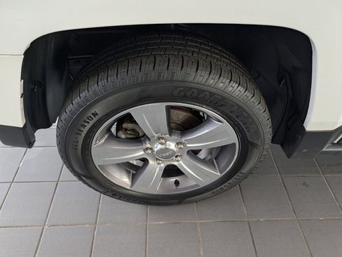 Used 2017 Jeep Patriot High Altitude image 7