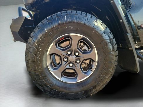 Used 2022 Jeep Gladiator Rubicon w/ Trailer Tow Package image 31