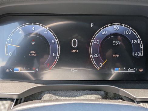 New 2025 Jeep Grand Cherokee Altitude image 12