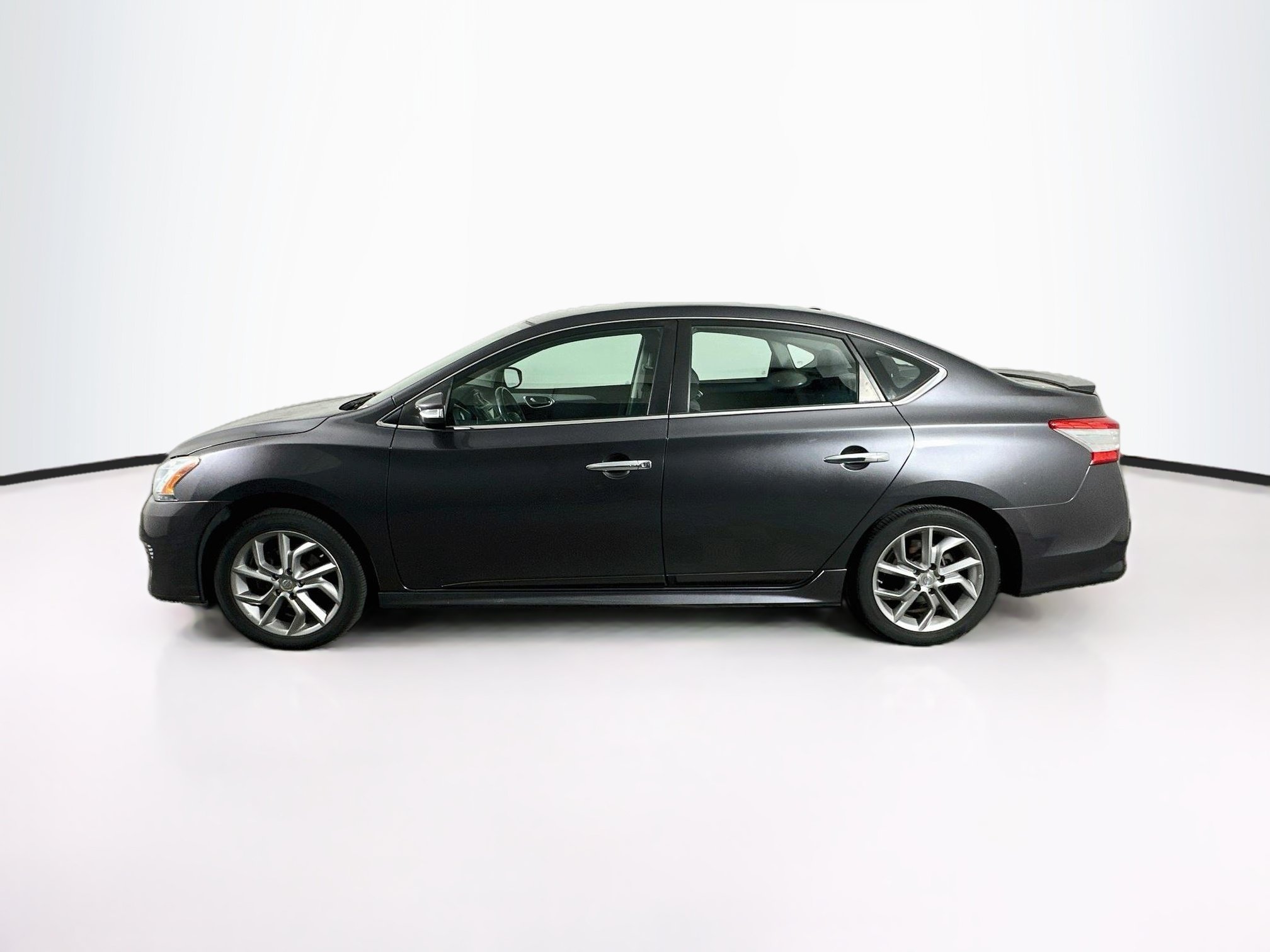 Used 2015 Nissan Sentra SR w/ Protection Package FWD image 4
