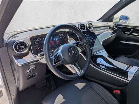 Used 2025 Mercedes-Benz GLC 300 image 10