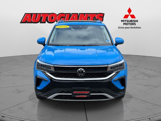 Used 2023 Volkswagen Taos SE w/ Panoramic Sunroof Package AWD/4WD image 6