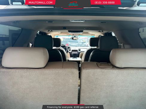 Used 2013 Cadillac Escalade Premium image 27