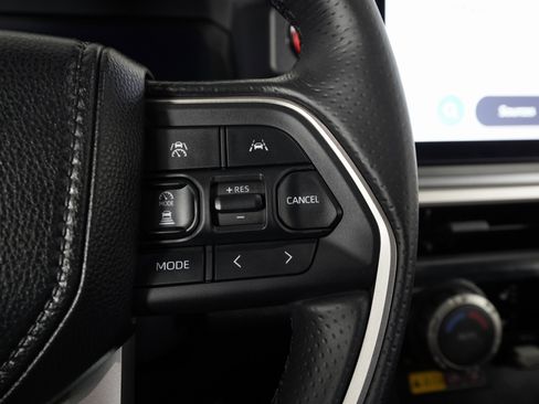 Used 2025 Toyota 4Runner TRD Off-Road image 22