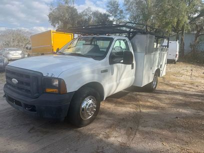 Used 2006 Ford F350 2WD Regular Cab DRW Super Duty