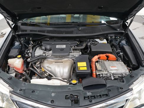 Used 2012 Toyota Camry LE FWD image 25