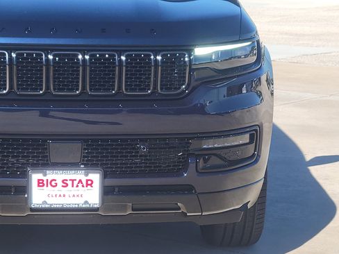 New 2025 Jeep Wagoneer L Series II w/ Premium Group I image 8