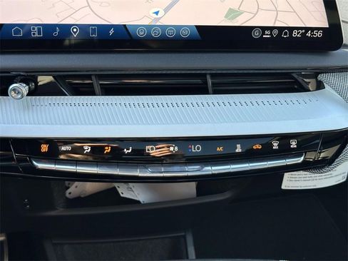 New 2025 Cadillac Optiq Luxury 2 image 22