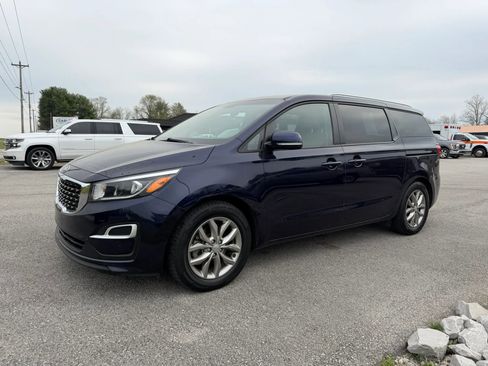 Used 2019 Kia Sedona EX FWD image 2