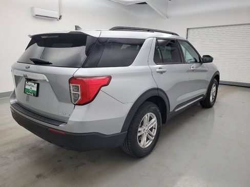 Used 2022 Ford Explorer XLT AWD/4WD image 10