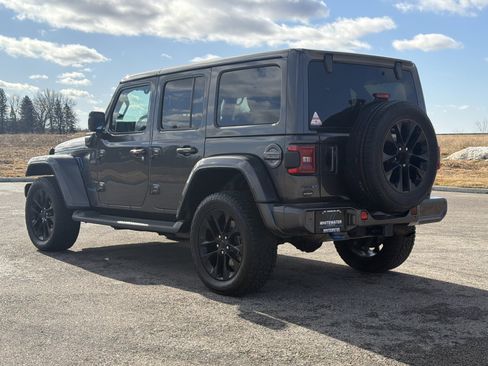 Used 2021 Jeep Wrangler Unlimited Sahara image 30