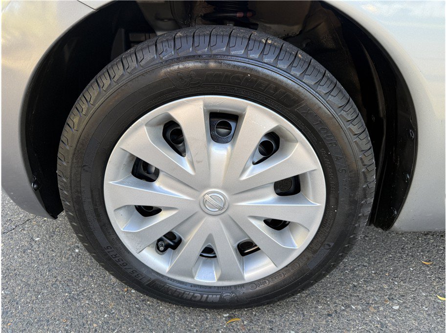 Used 2015 Nissan Versa Note SV FWD image 12