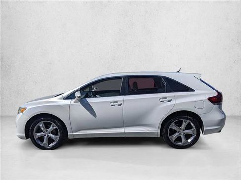 Used 2013 Toyota Venza LE FWD image 9