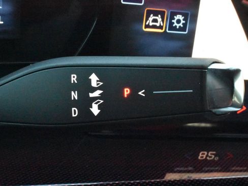 Used 2024 Chevrolet Traverse RS image 15