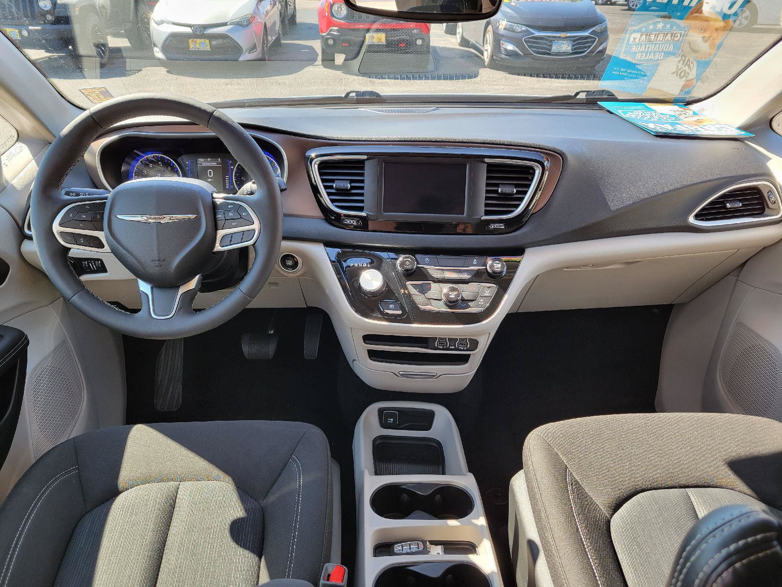 Used 2024 Chrysler Voyager LX FWD image 4