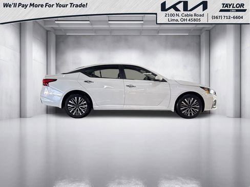 Used 2023 Nissan Altima 2.5 SV image 4