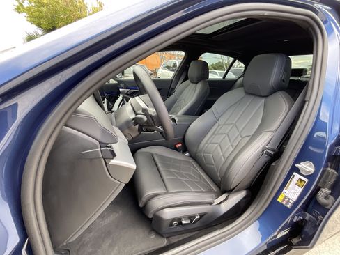 Certified 2025 BMW i5 xDrive40 w/ M Sport Package AWD/4WD image 11
