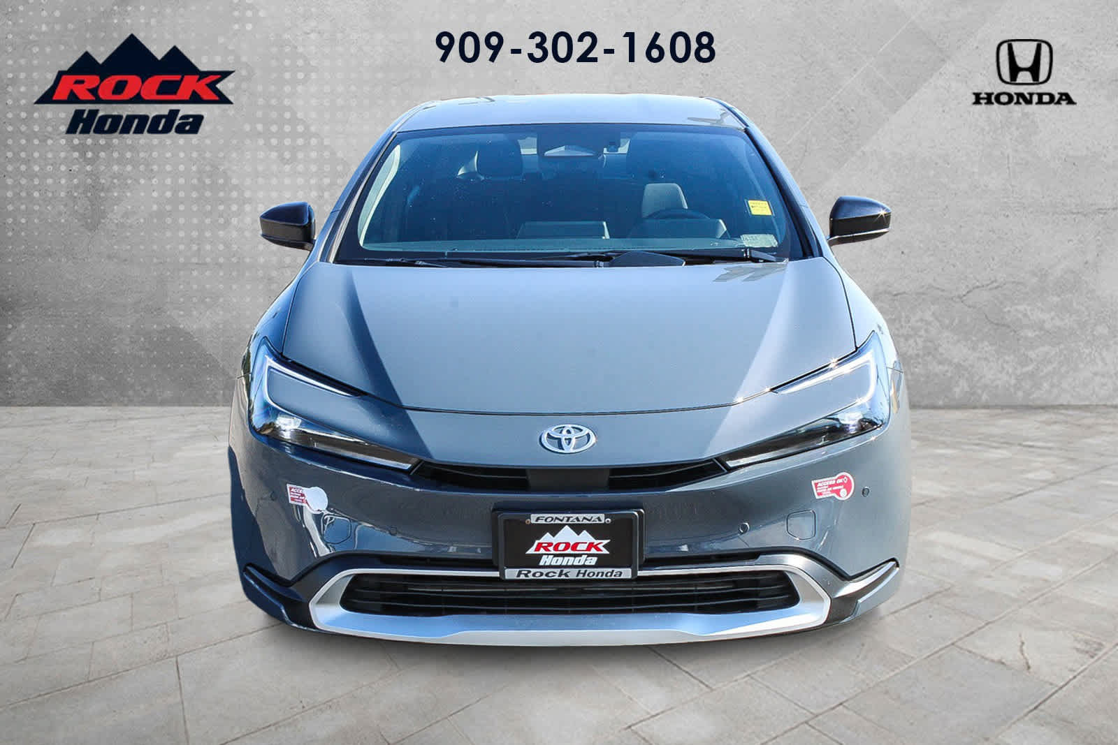 Used 2024 Toyota Prius Prime FWD image 2