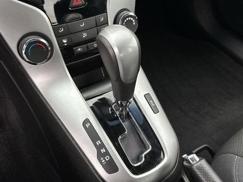 Used 2016 Chevrolet Cruze LT image 25