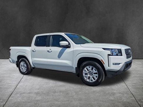 Used 2024 Nissan Frontier SV w/ SV Convenience Package RWD image 2
