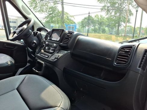 Used 2025 RAM ProMaster 2500 w/ Convenience Group FWD image 21