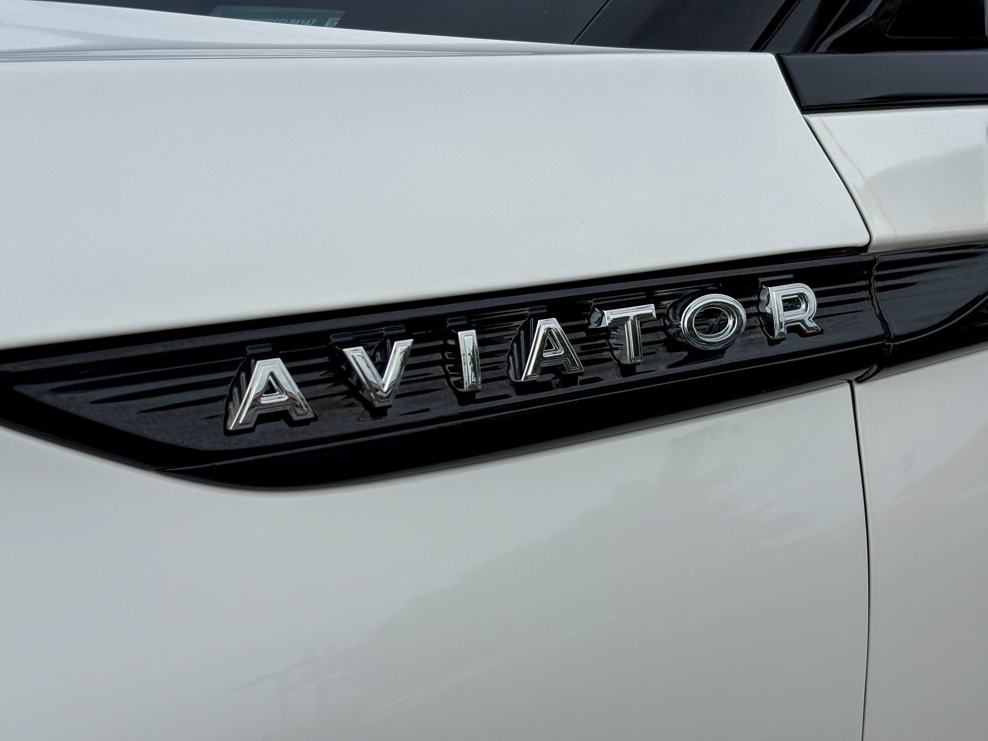 Used 2025 Lincoln Aviator Reserve w/ Luxury Package RWD image 7