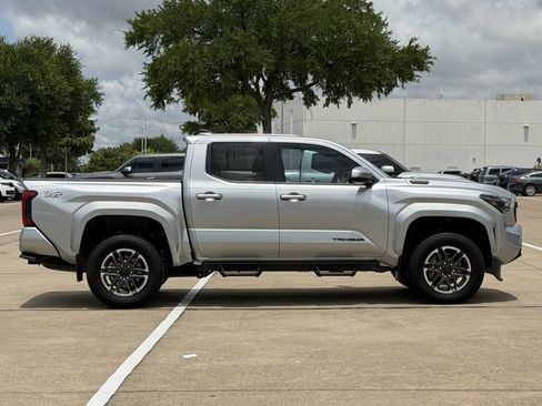 Used 2024 Toyota Tacoma TRD Sport w/ TRD Sport Upgrade Package AWD/4WD image 3