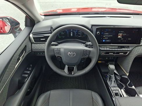 Used 2026 Toyota Camry XLE FWD image 11