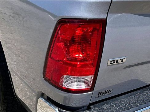 Used 2020 RAM 1500 Classic SLT w/ Luxury Group RWD image 31