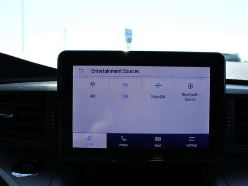 Used 2023 Ford Explorer XLT AWD/4WD image 46