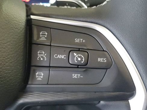 Used 2025 Jeep Grand Cherokee L Altitude image 32