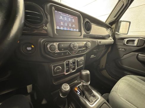 Used 2020 Jeep Gladiator Sport AWD/4WD image 42