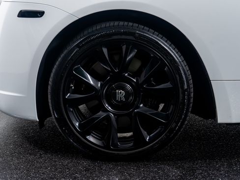 Used 2019 Rolls-Royce Wraith image 19
