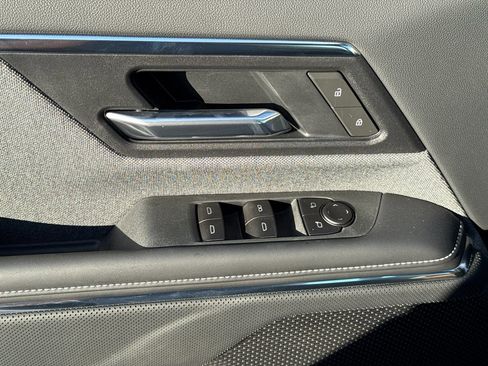 Used 2026 GMC Sierra EV Elevation image 25