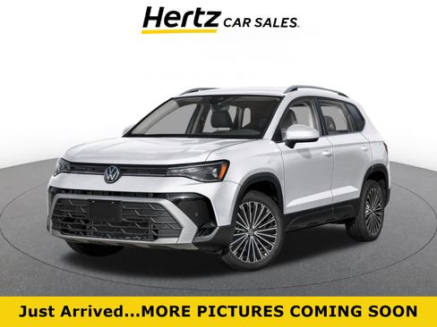 Used 2026 Volkswagen Taos SE AWD/4WD image 1