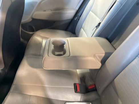 Used 2020 Hyundai Elantra Limited image 17