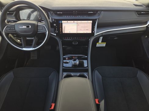 New 2026 Jeep Grand Cherokee Altitude image 21