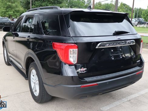 Used 2021 Ford Explorer XLT AWD/4WD image 6