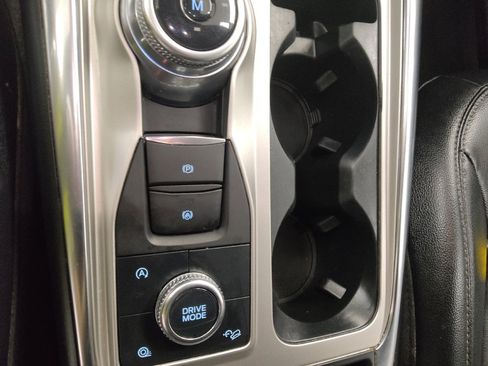 Used 2020 Ford Explorer XLT w/ Equipment Group 202A AWD/4WD image 26