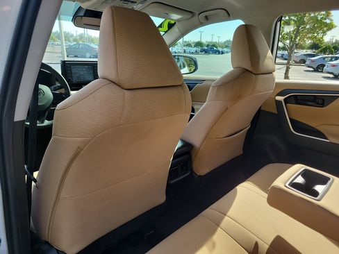 Certified 2022 Toyota RAV4 LE image 14