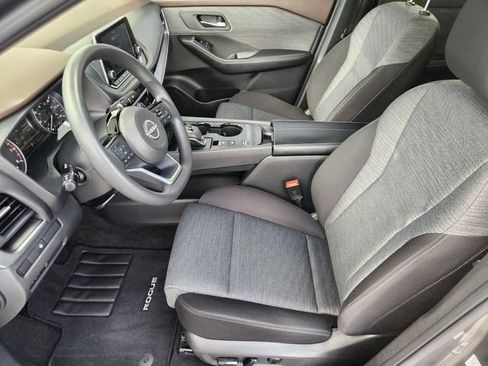 Used 2023 Nissan Rogue SV FWD image 10