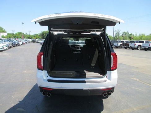 Used 2022 GMC Yukon Denali AWD/4WD image 8