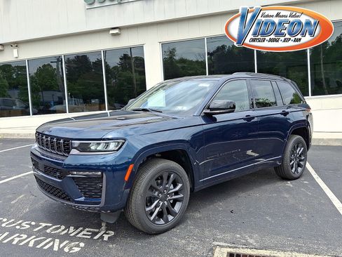 New 2026 Jeep Grand Cherokee Limited AWD/4WD image 1