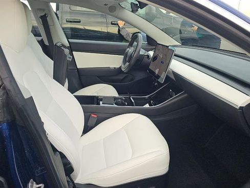 Used 2018 Tesla Model 3 Long Range image 3