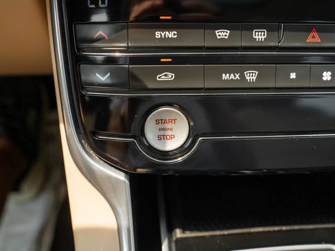 Used 2017 Jaguar XF Premium AWD/4WD image 28