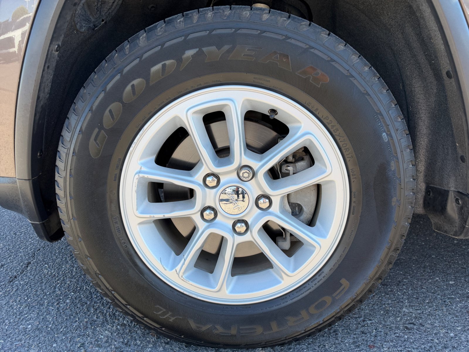 Used 2020 Jeep Grand Cherokee Laredo RWD image 26