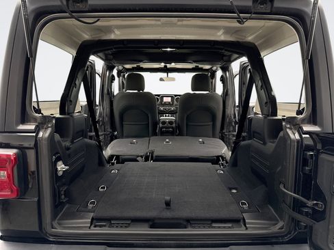 Used 2020 Jeep Wrangler Unlimited Sport image 21